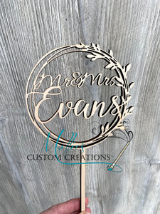 Wedding Cake Topper Circle with Leaves, Personalized with Name | Mr & Mrs
